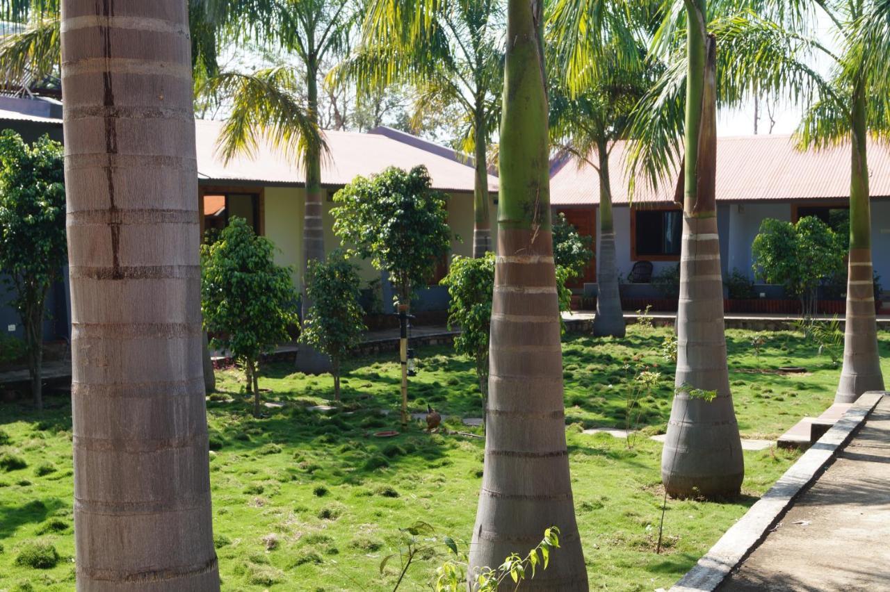Chandrapur Tadoba Tiger Valley Resort מראה חיצוני תמונה